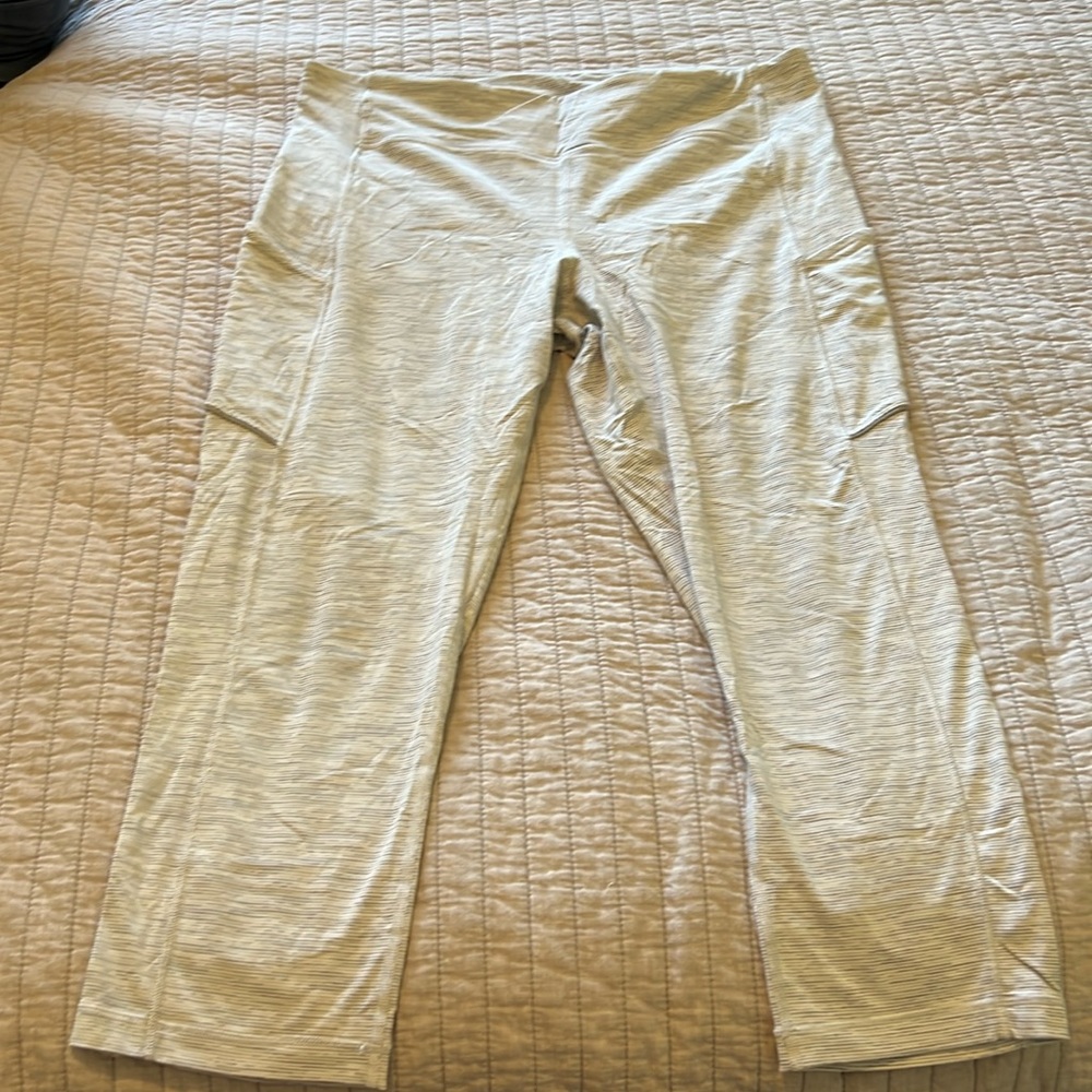 Lululemon speed up crop- grey striped- size 12